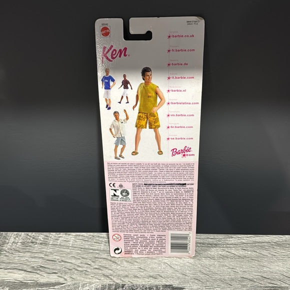 Barbie | NEW: Ken Fashion Avenue: Green Beach Outfit - Collectible Doll Clothes - Picture 2 of 8
